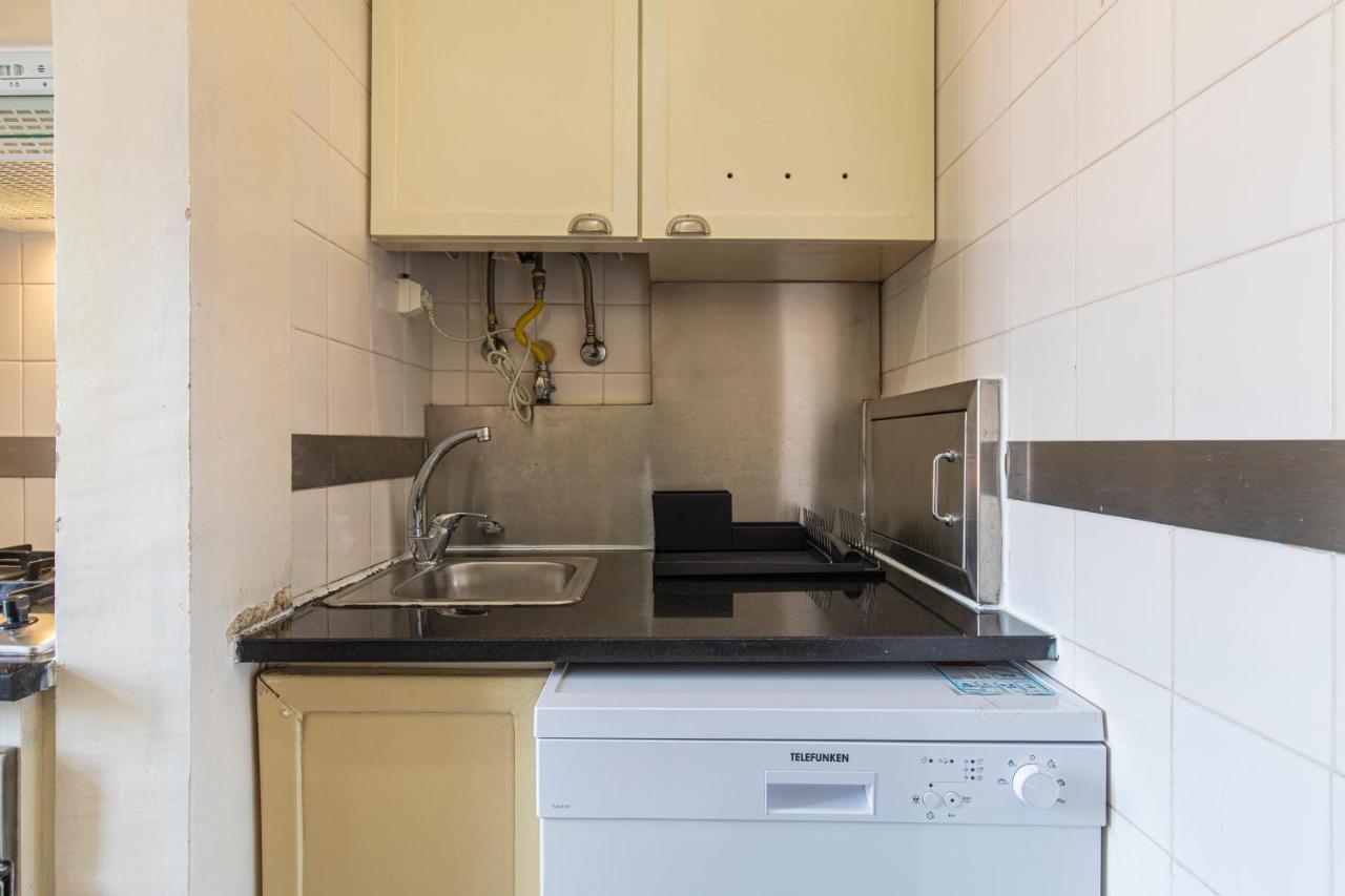 Apartamento Typical 2bdr In By Lovelystay *