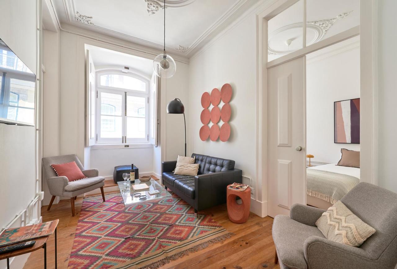 Sunny Pink Street Historical Apt, By Timecooler * Lisboa