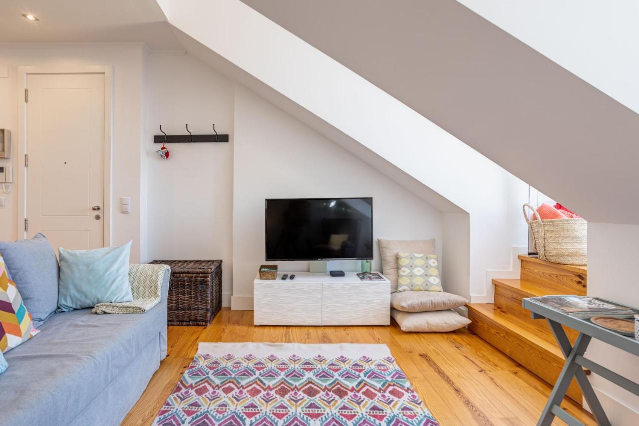 Bright Tailor Made Flat With A View In Estrela *