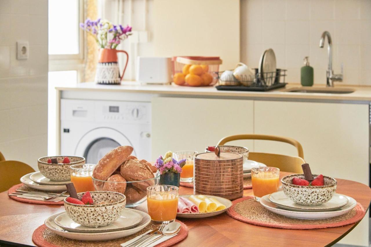 Apartamento Sunny Pink Street Historical Apt, By Timecooler