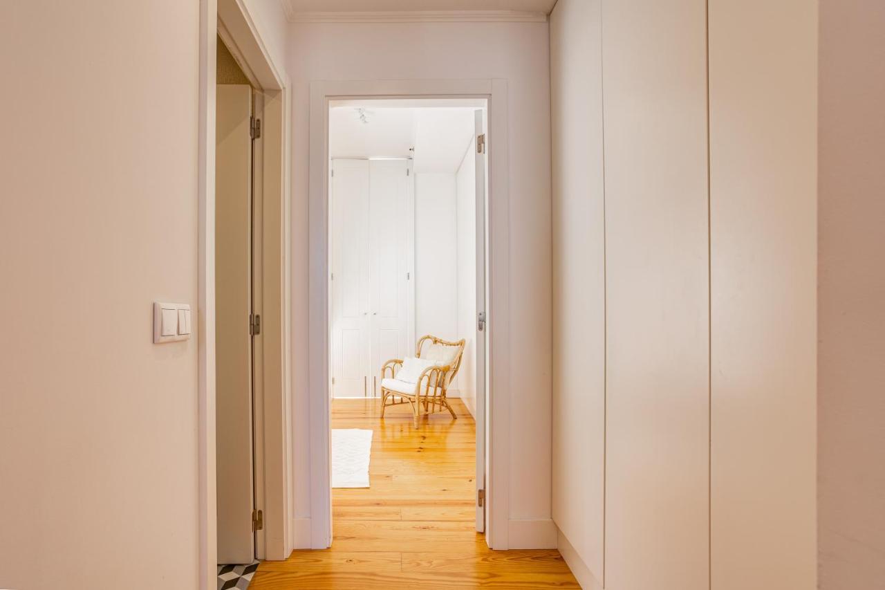 Bright Tailor Made Flat With A View In Estrela Apartamento *