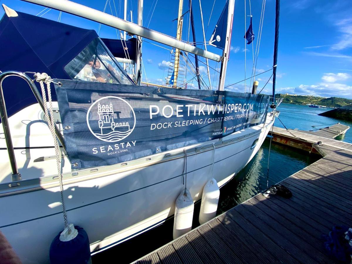 In A Boat - Hotel en barco Lisboa