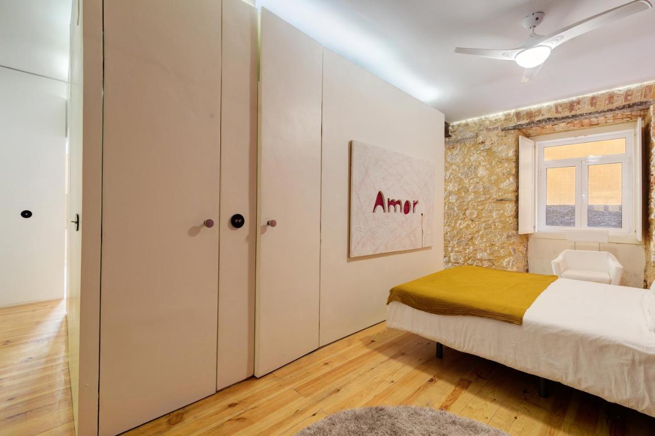 Rainbow Wall Loft * Lisboa