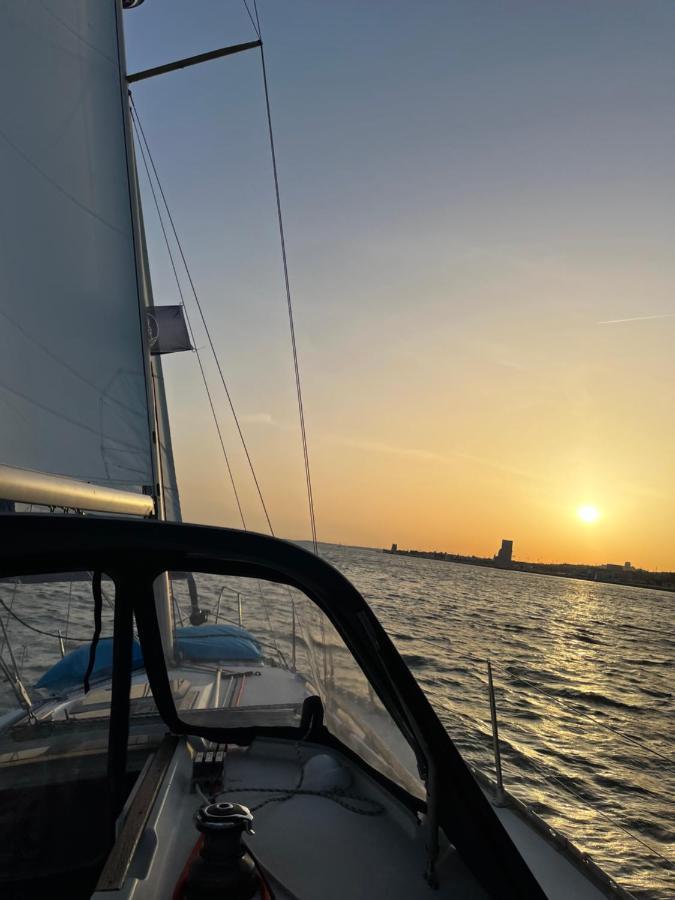 In A Boat - * Lisboa