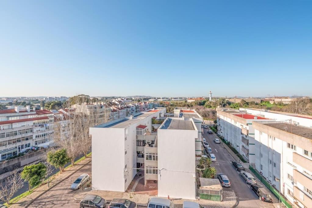 Sunny Private Rooftop Sauna & Hot Tub By Bentobox Apartment Lisbon