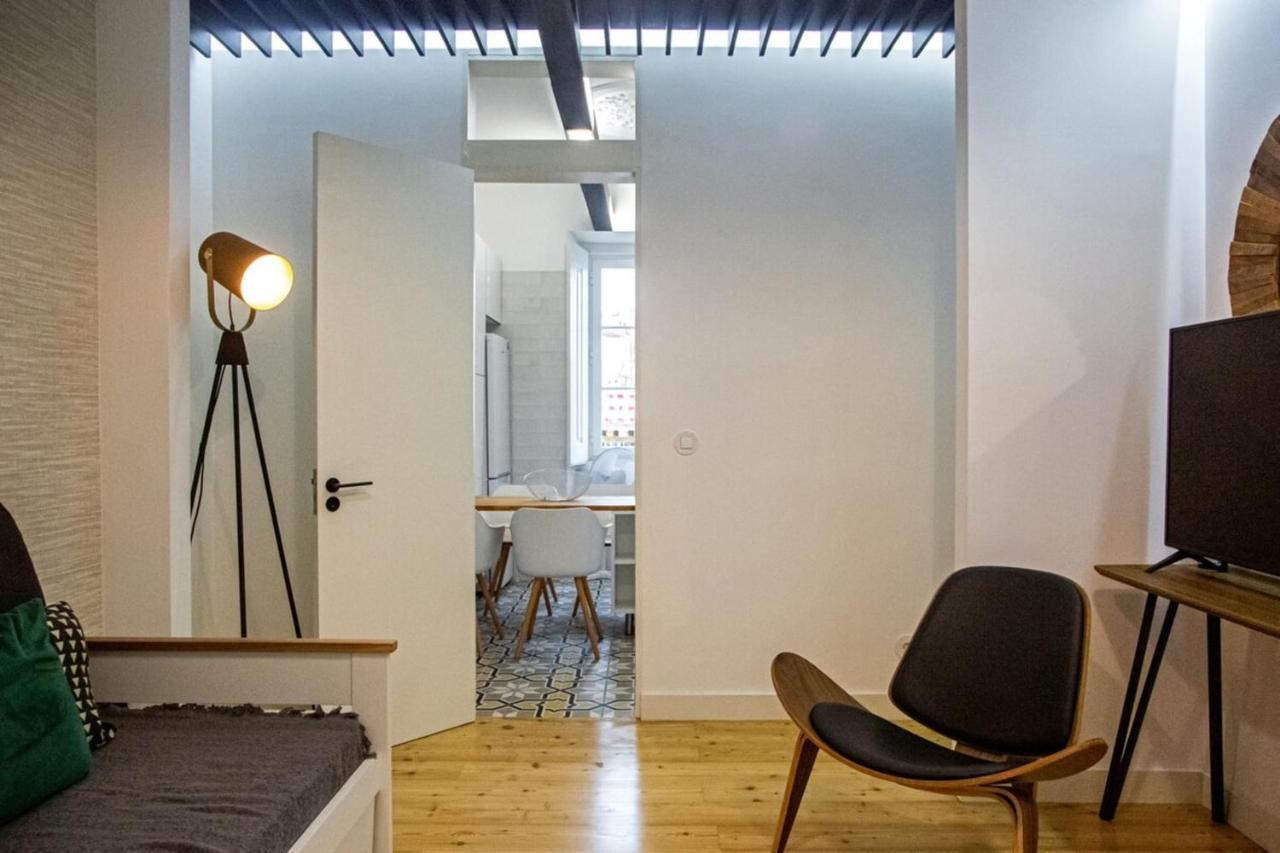 Colourful And Tasteful 2bedroom In Graca * Lisbon