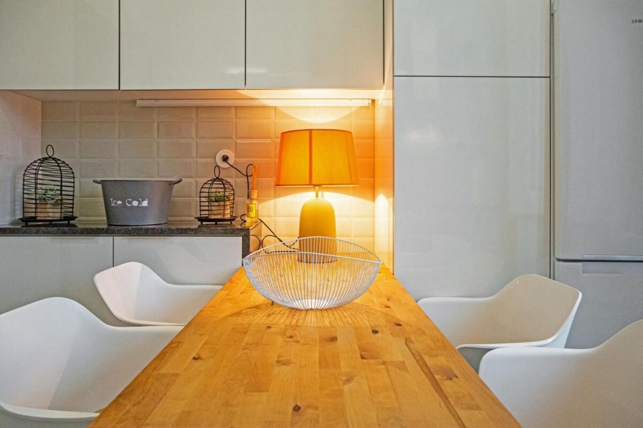 Colourful And Tasteful 2bedroom In Graca Apartment Lisbon