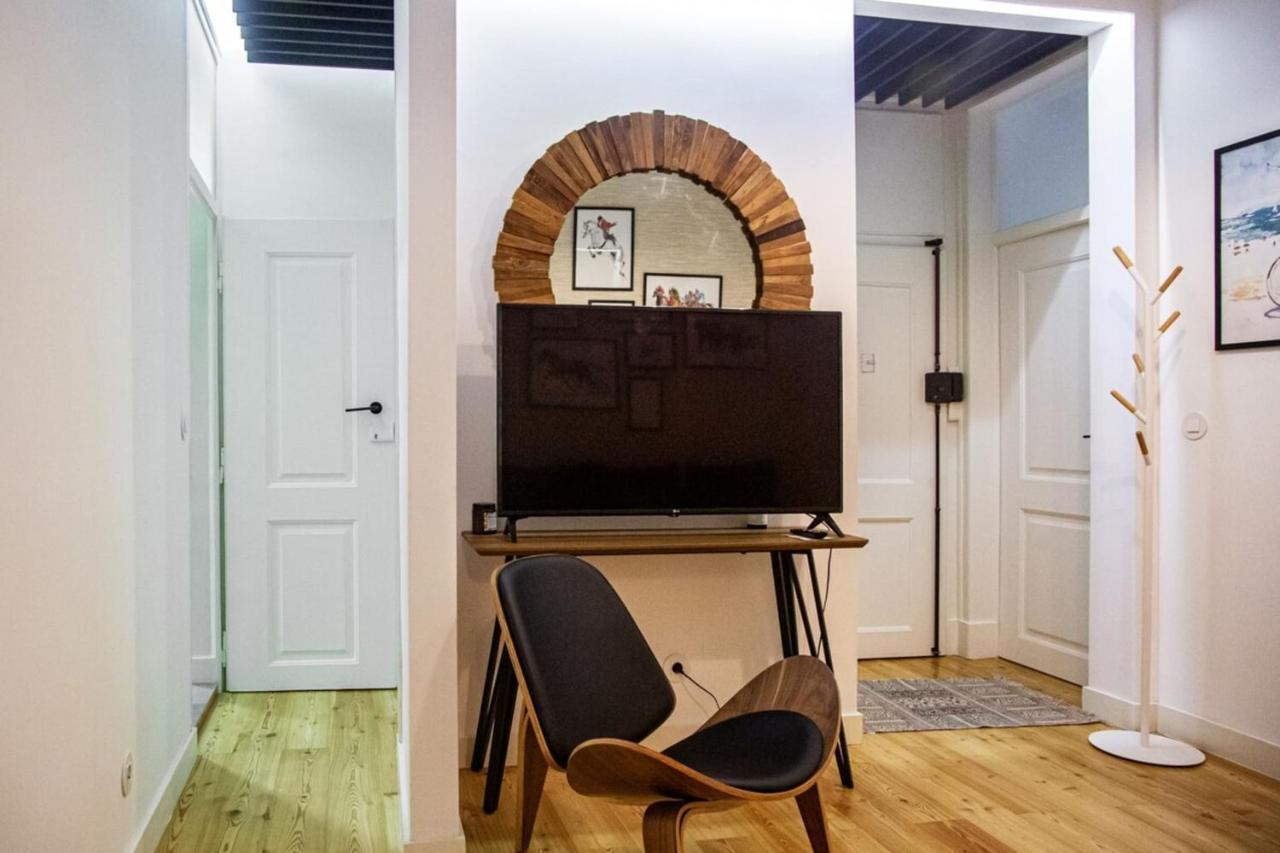Colourful And Tasteful 2bedroom In Graca * Lisbon