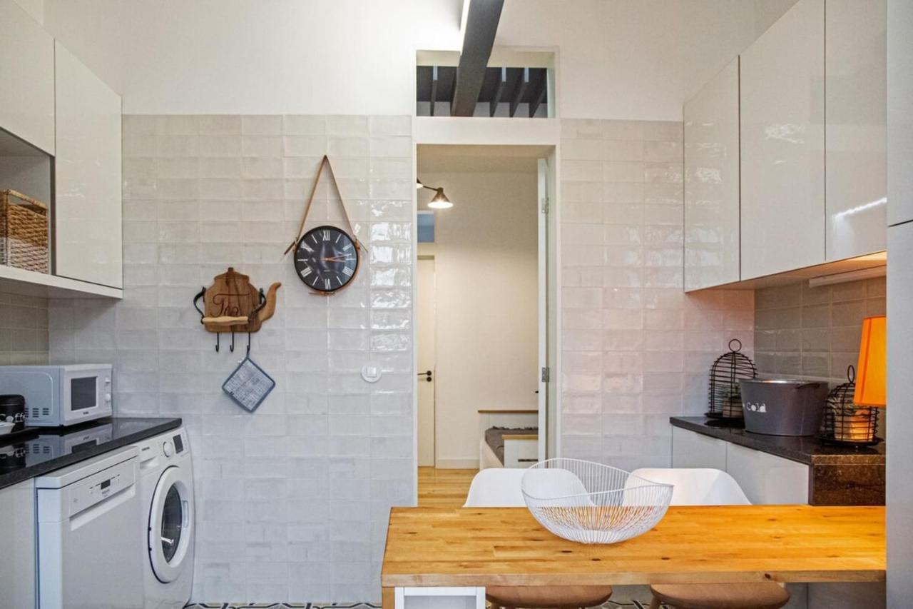 Colourful And Tasteful 2bedroom In Graca Apartment Lisbon