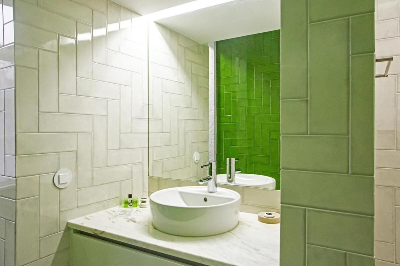Apartment Colourful And Tasteful 2bedroom In Graca Lisbon