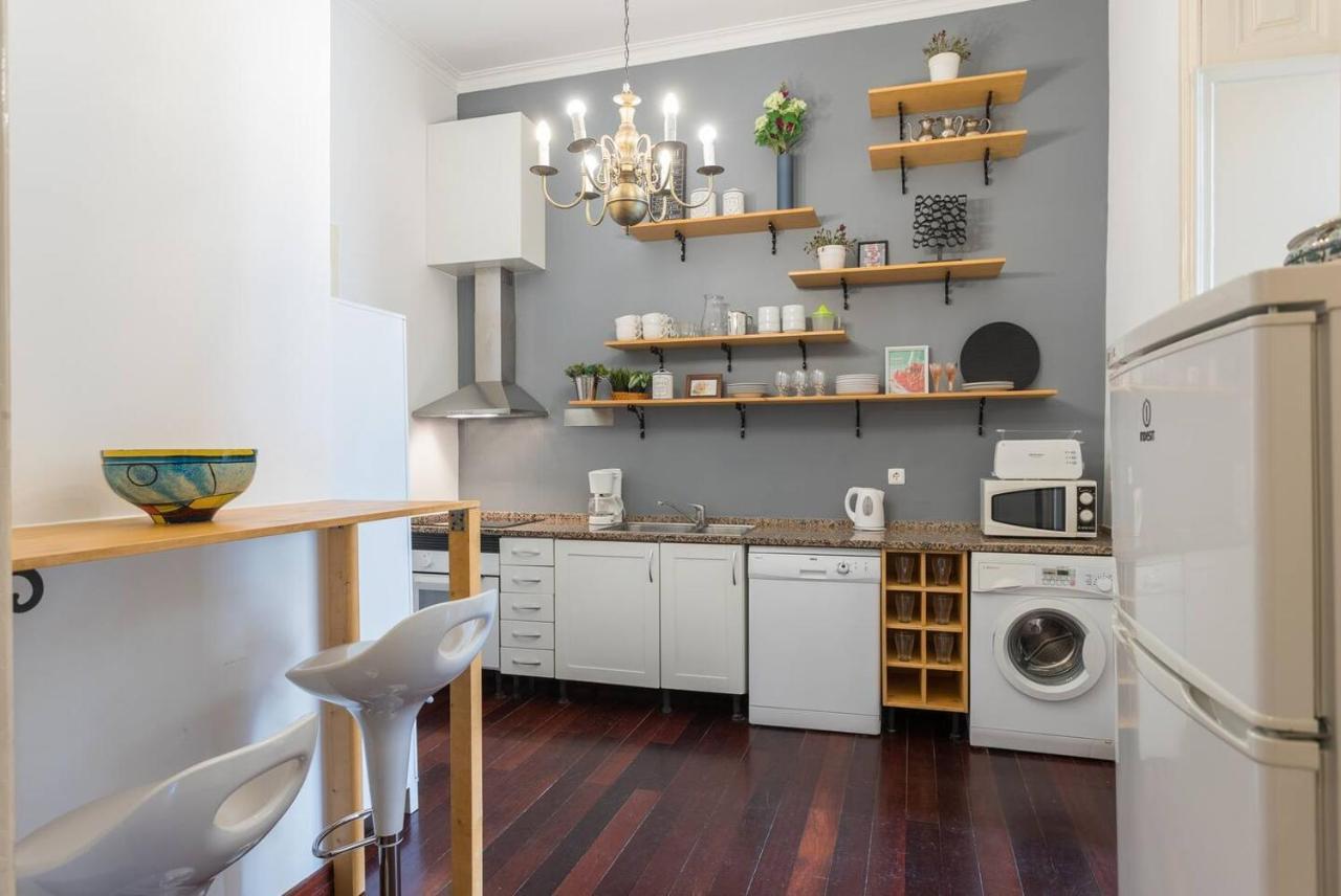 3 Bedroom, 2 Bathroom - Palma * Lisboa