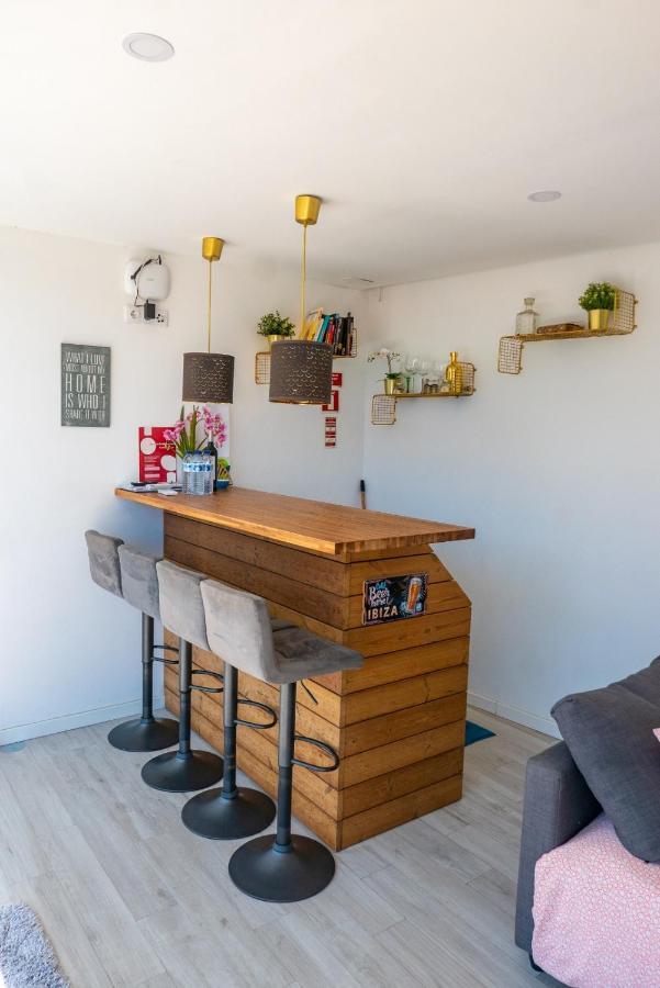 Charm House Apartment *