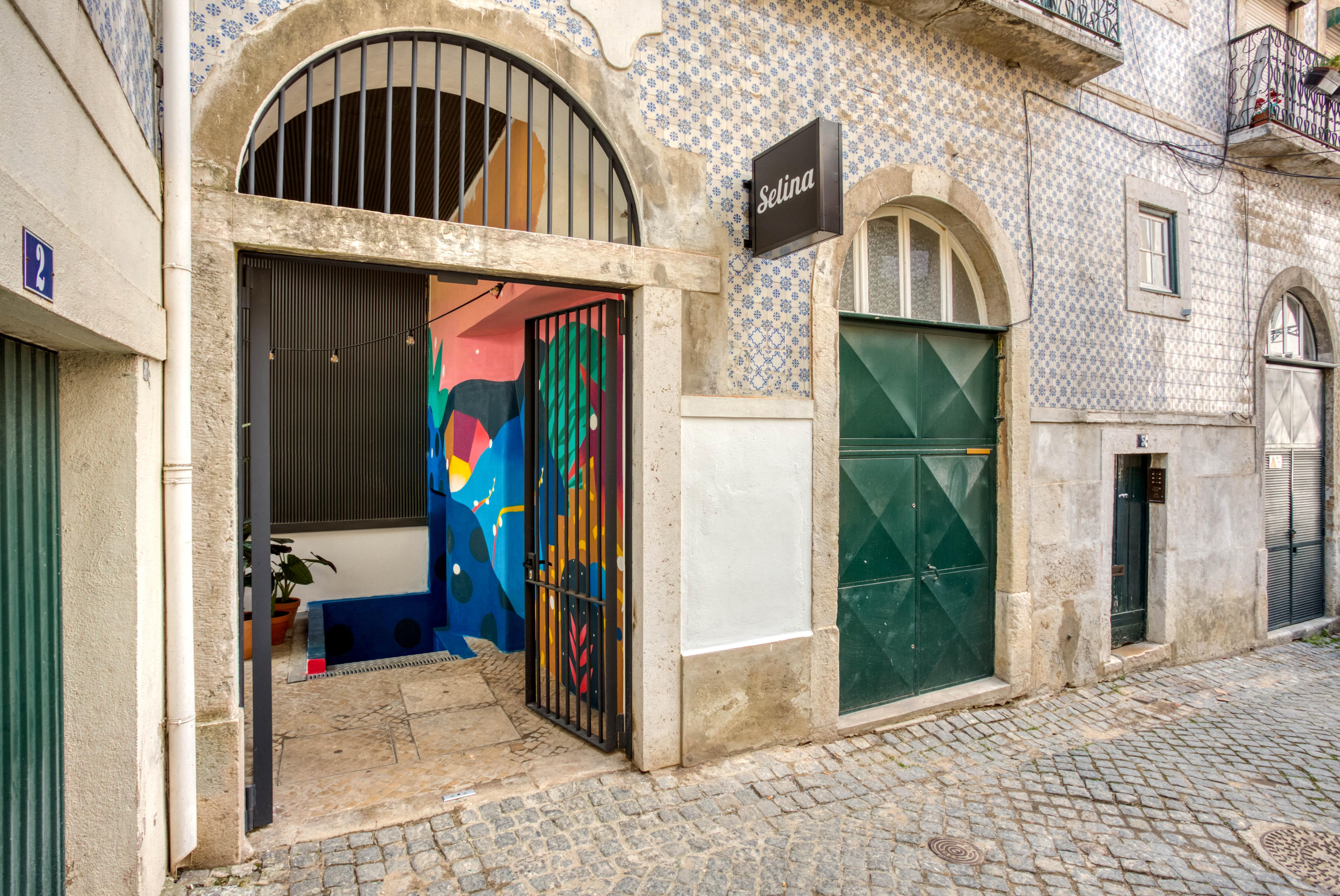 Selina Secret Garden Hostal *