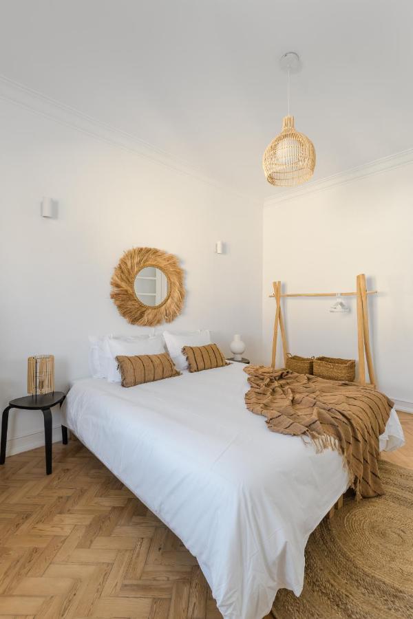Casa Boma - Shining & Spacious With Balcony - Alvalade I *