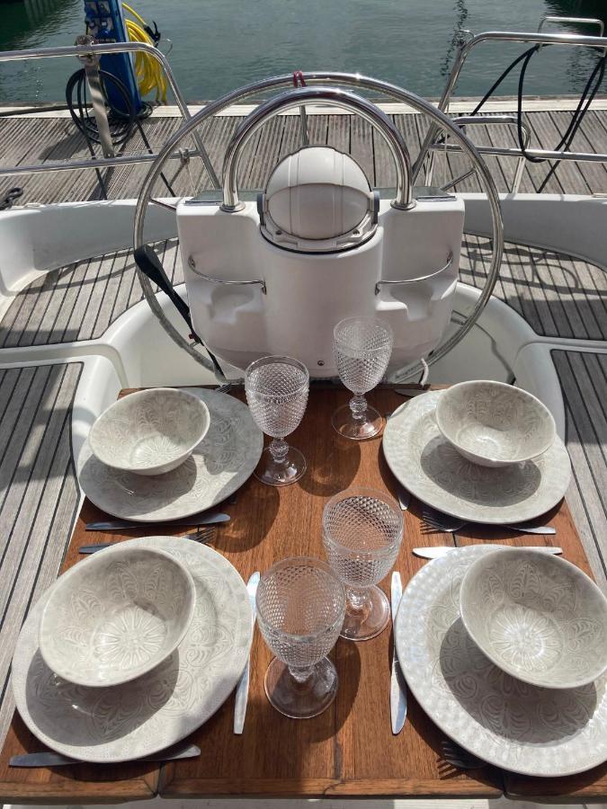 Hotel en barco Sea Bloom - Sleep & Sail In Tejo Lisboa