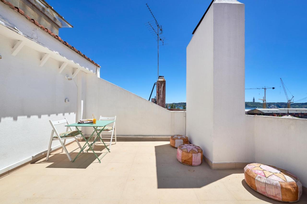 Sunny With Terrace.river View! Apartamento