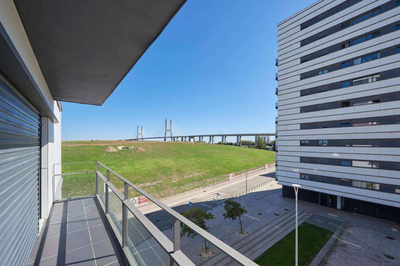 Bridge River @ Parque Nacoes Apartment Lisbon