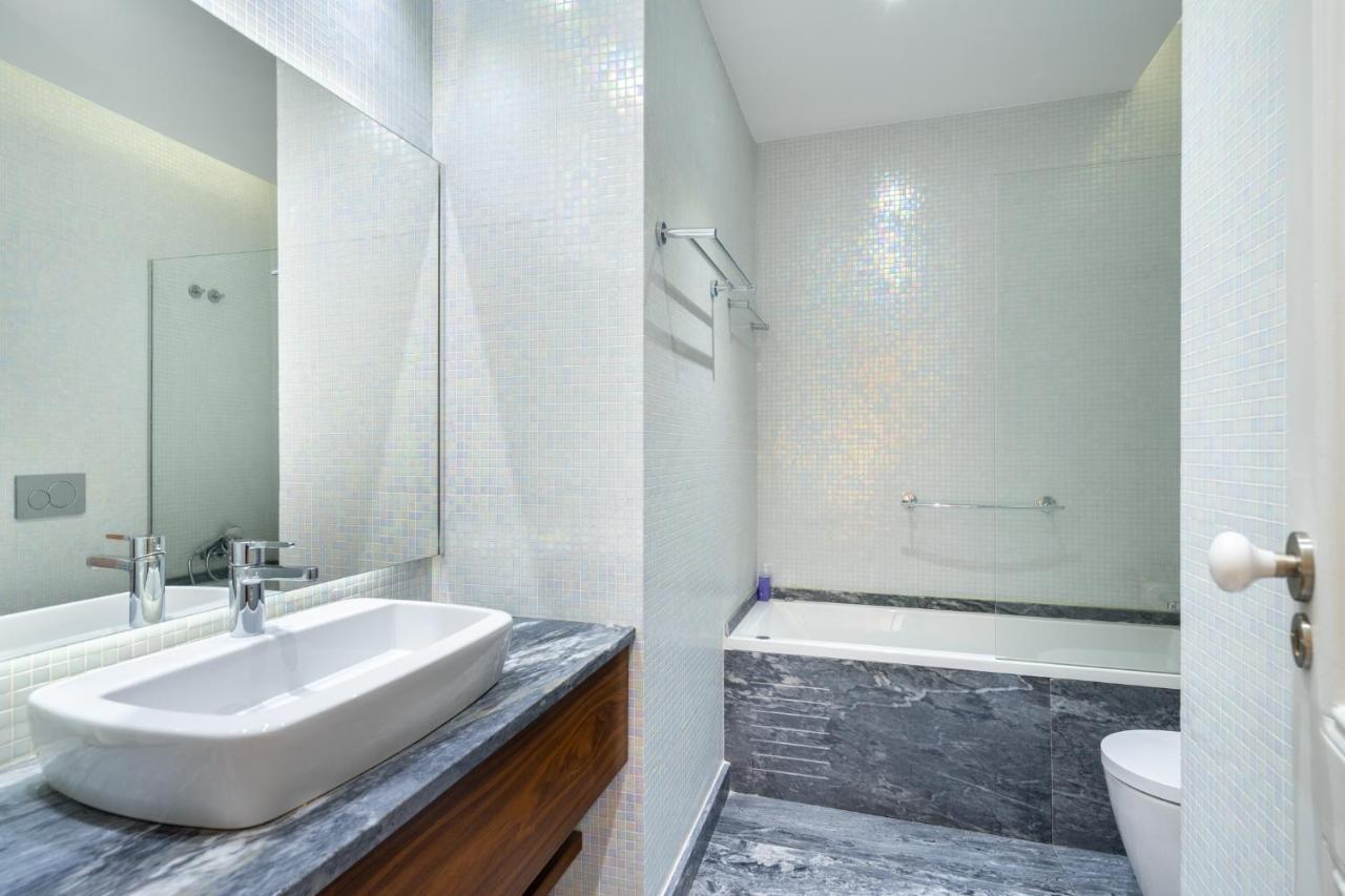 Whome Luxury In Prime Location W/ Ac, Lift & Private Patio *