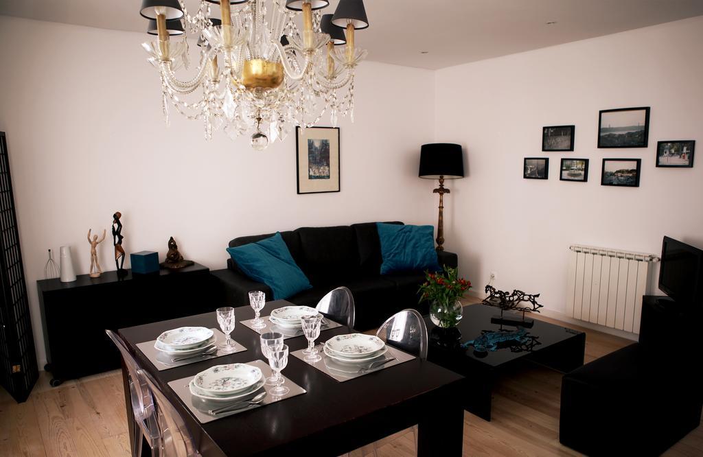 Triplex With Garage - Praca Flores *