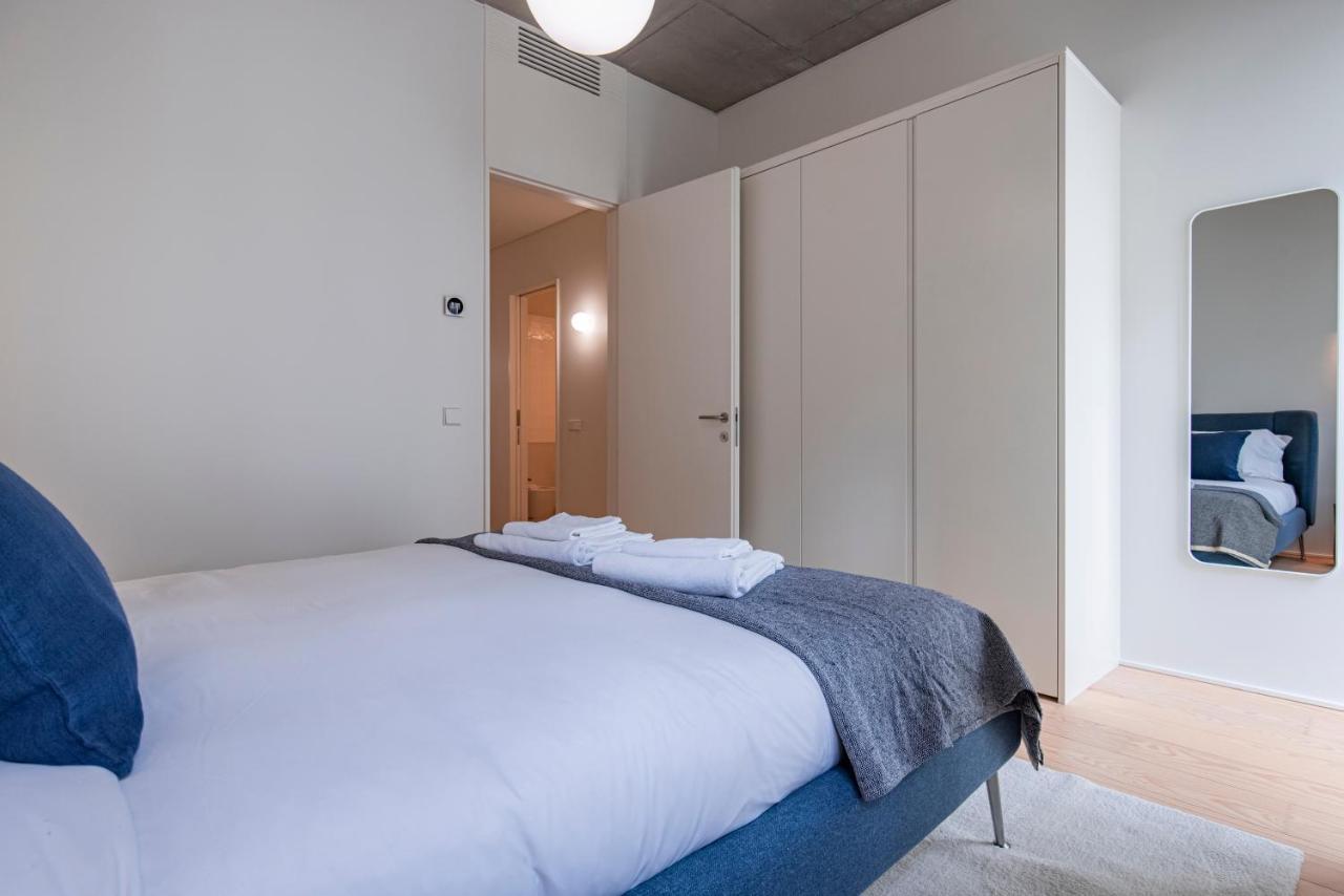 Deluxe 2bdr W/ Patio By Lovelystay Apartamento Lisboa