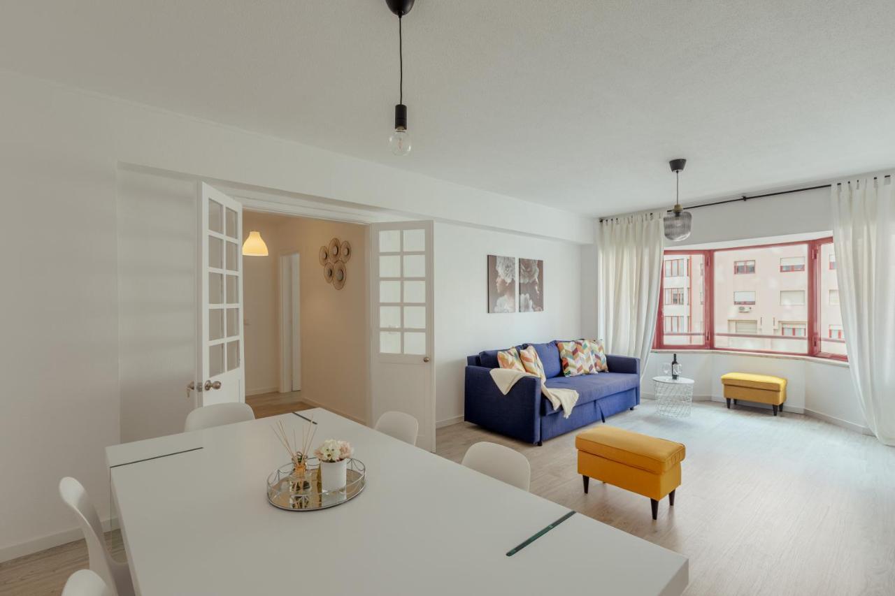 Elegant 3 Bedroom - Centre - Garage - Metro Apartamento *