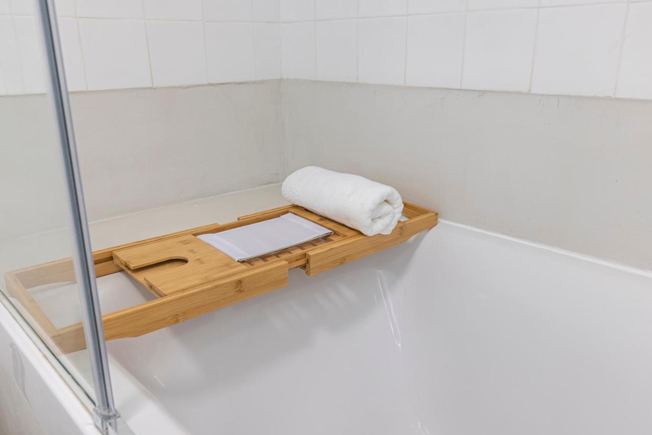 Apartamento Deluxe 2bdr W/ Patio By Lovelystay Lisboa