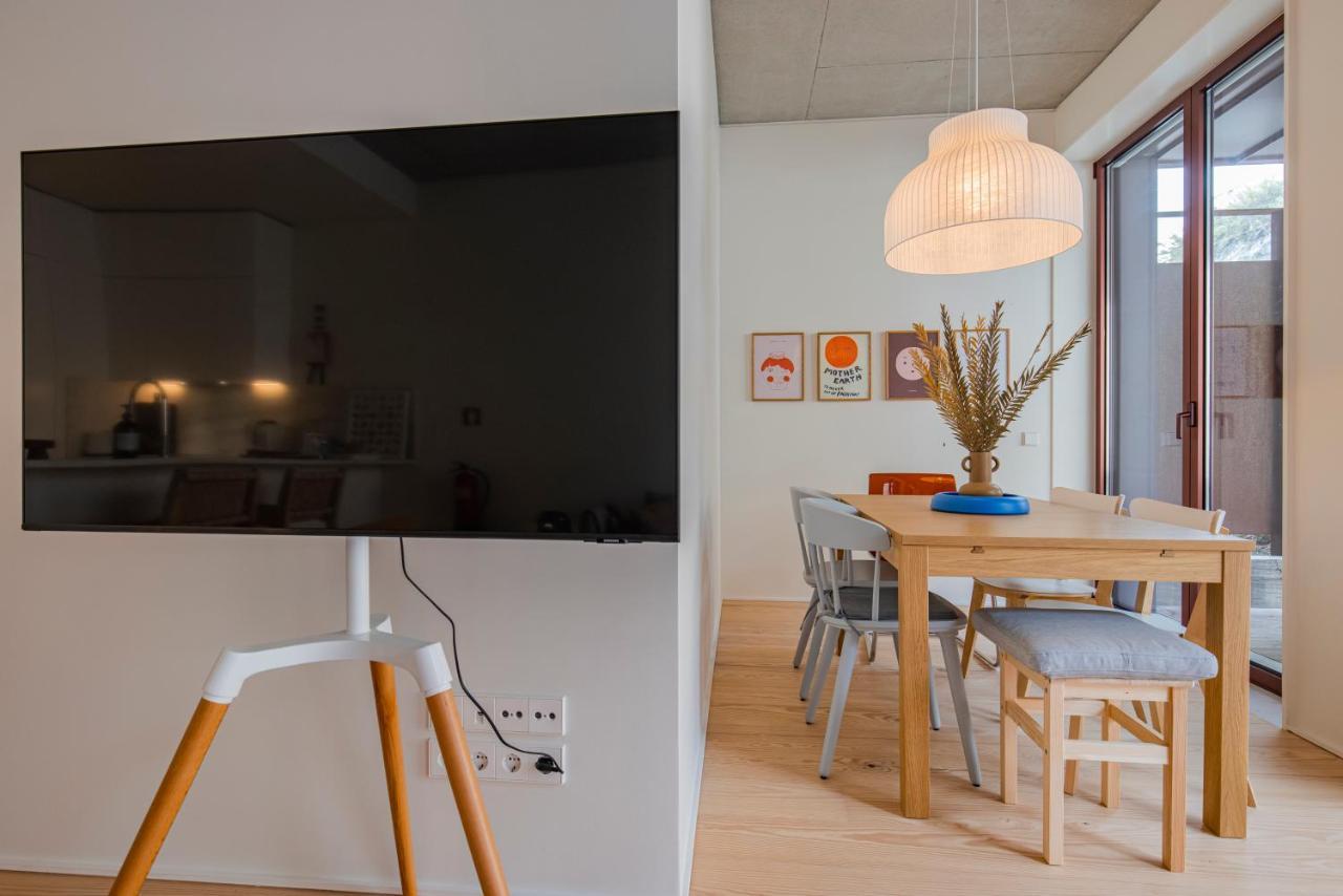 Deluxe 2bdr W/ Patio By Lovelystay Lisboa