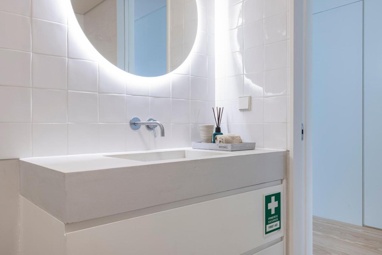 Deluxe 2bdr W/ Patio By Lovelystay Apartamento Lisboa