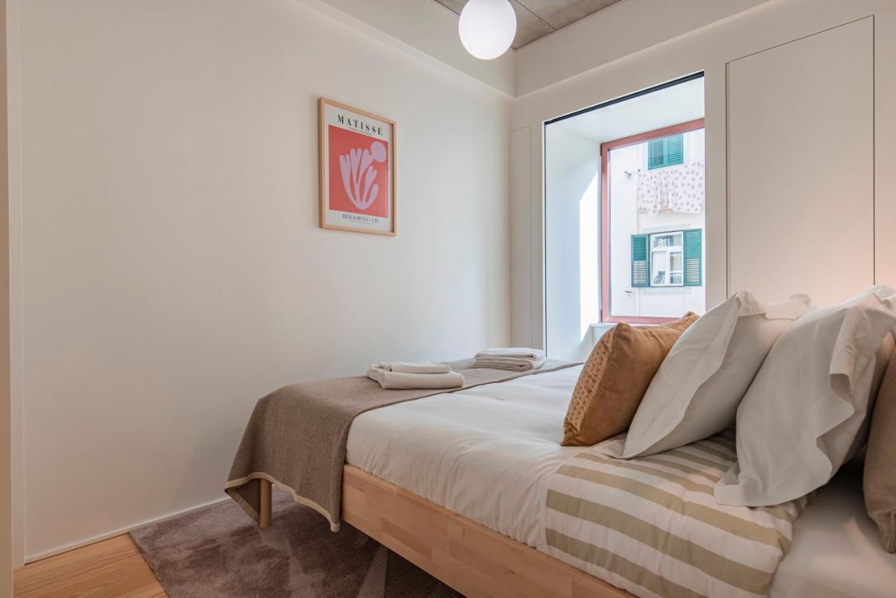 Deluxe 2bdr W/ Patio By Lovelystay Lisboa