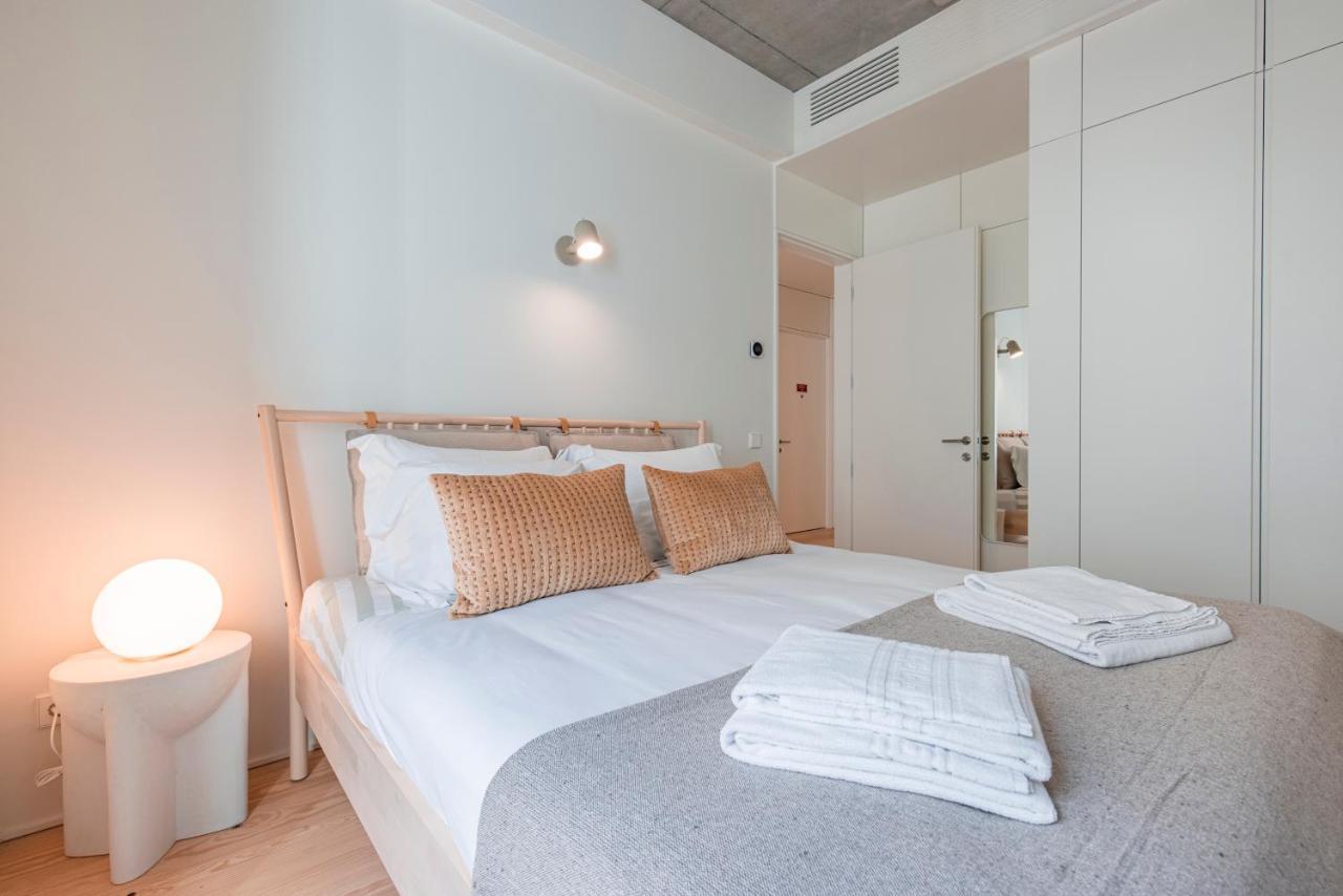 Deluxe 2bdr W/ Patio By Lovelystay Apartamento Lisboa