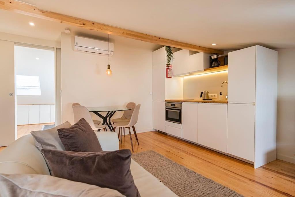 Sacramento Terrace * Lisbon