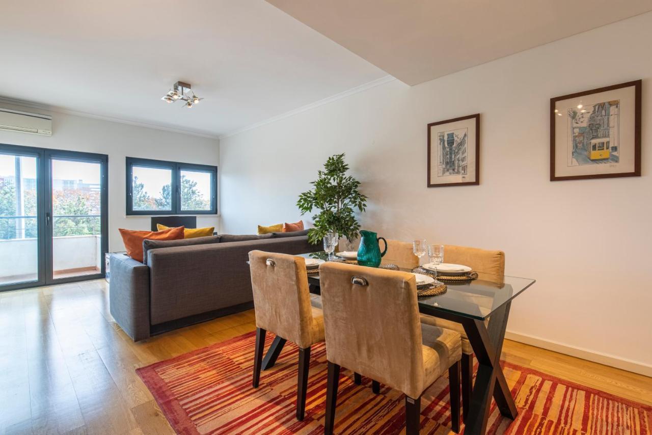 Apartamento Fancy W/metro At Doorstep By Lovelystay *