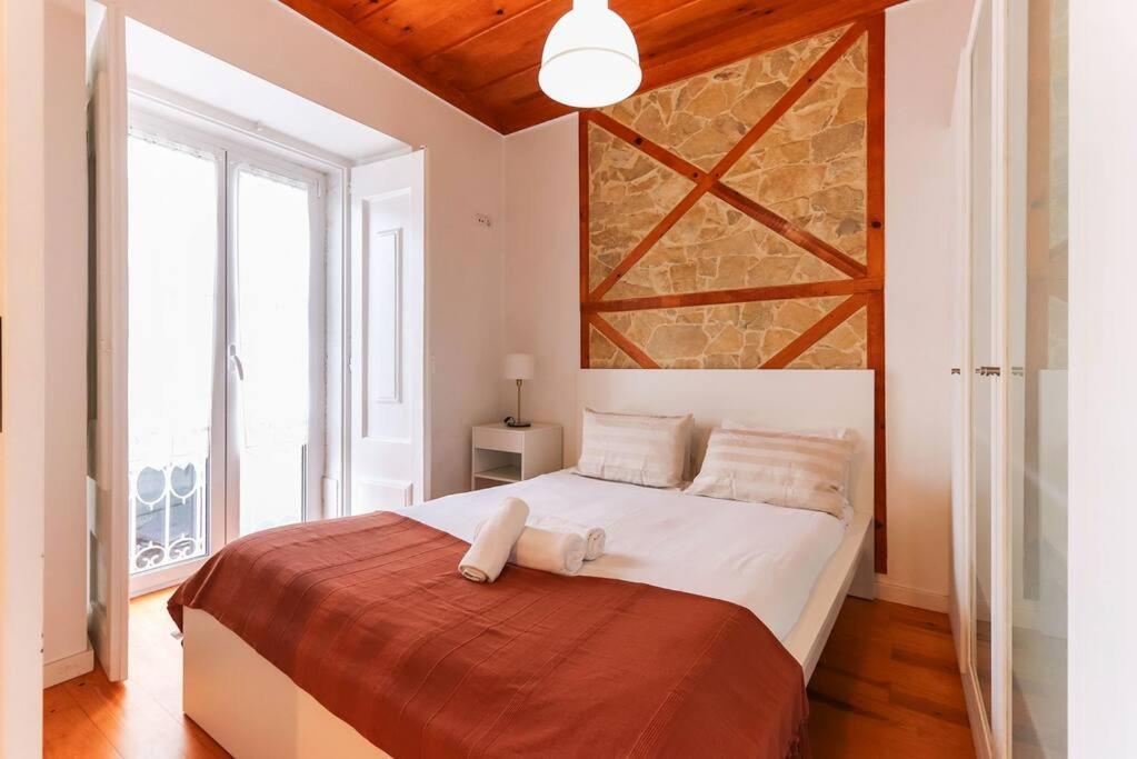 Apartamento Portucale ! Campo Ourique Design W/ Balcony *