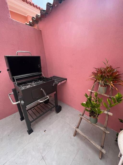 Luxury Artistic Digital Nomad Getaway W/ Terrace