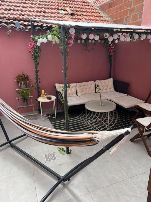 Luxury Artistic Digital Nomad Getaway W/ Terrace Apartamento