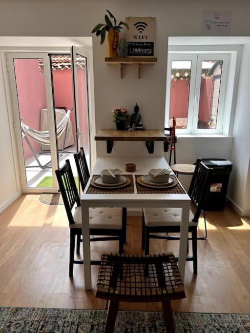 Luxury Artistic Digital Nomad Getaway W/ Terrace *