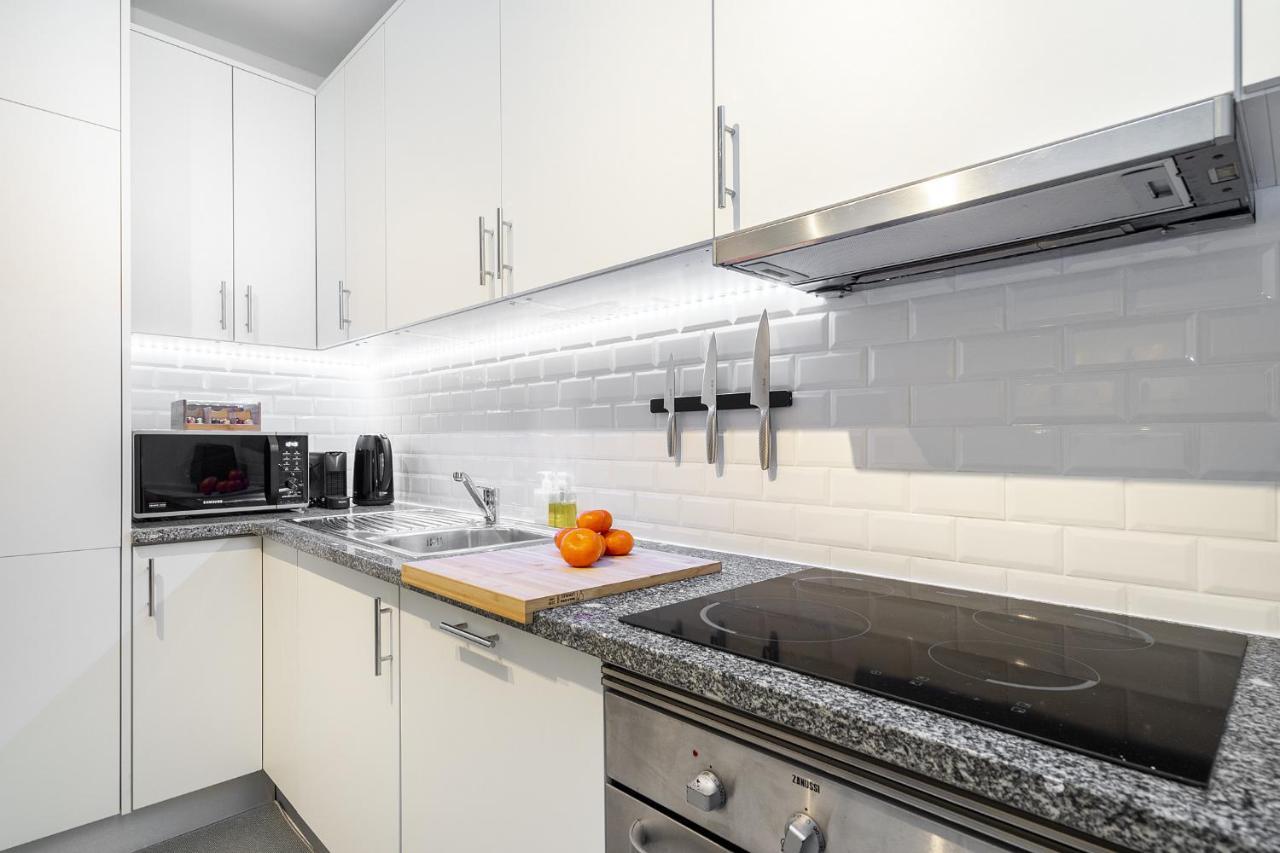 Whome Lisbon's Kept Secret: 2-bed W/ac & Patio Apartamento