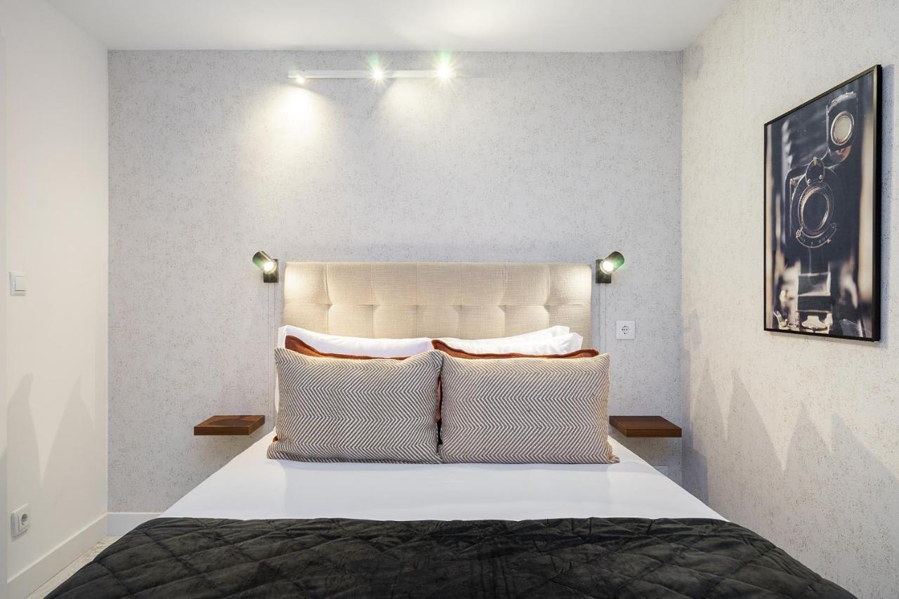 Whome Lisbon's Kept Secret: 2-bed W/ac & Patio *