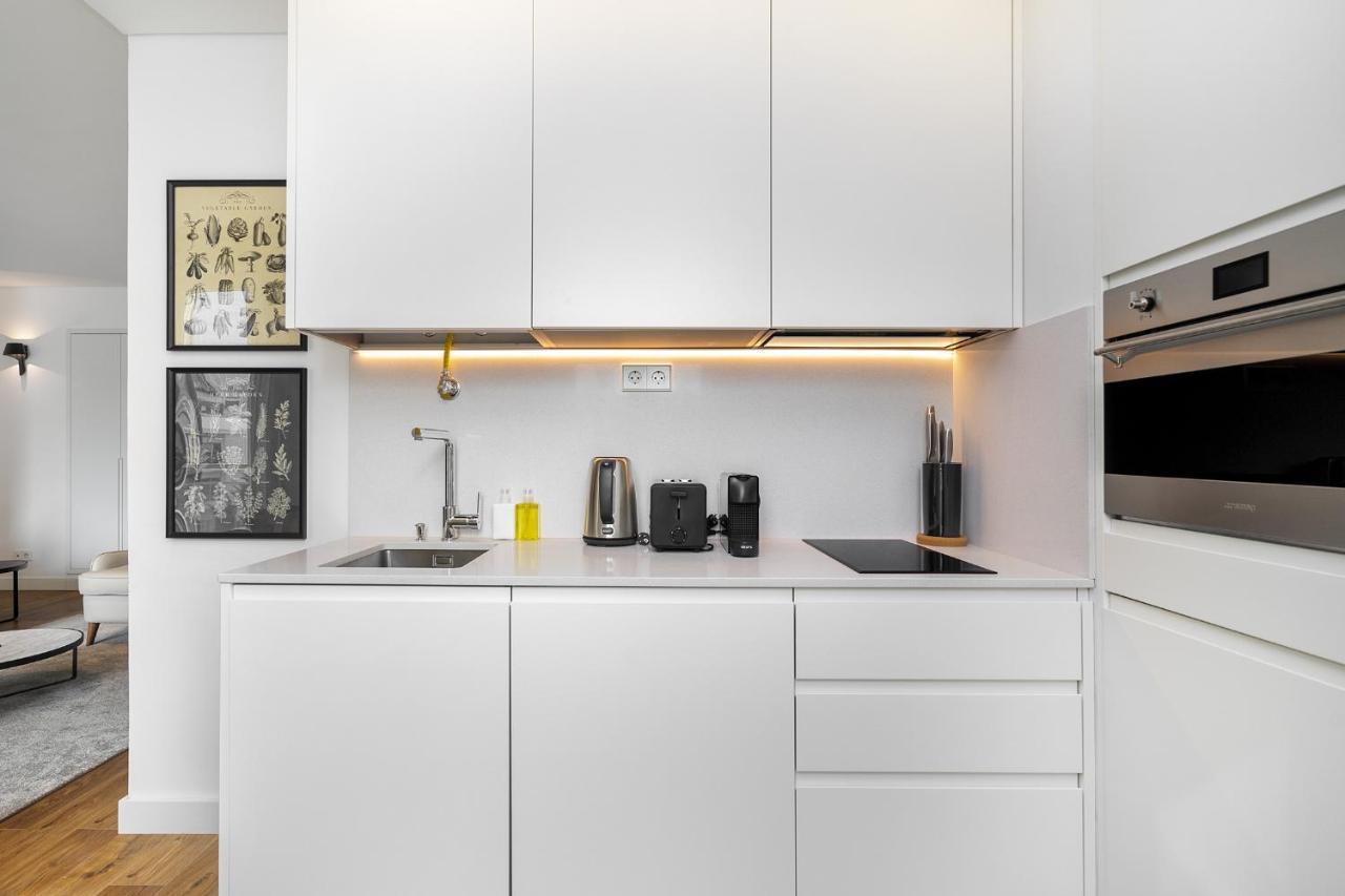 Whome Urban Retreat: Downtown Luxury, Parking, Ac & Elevator