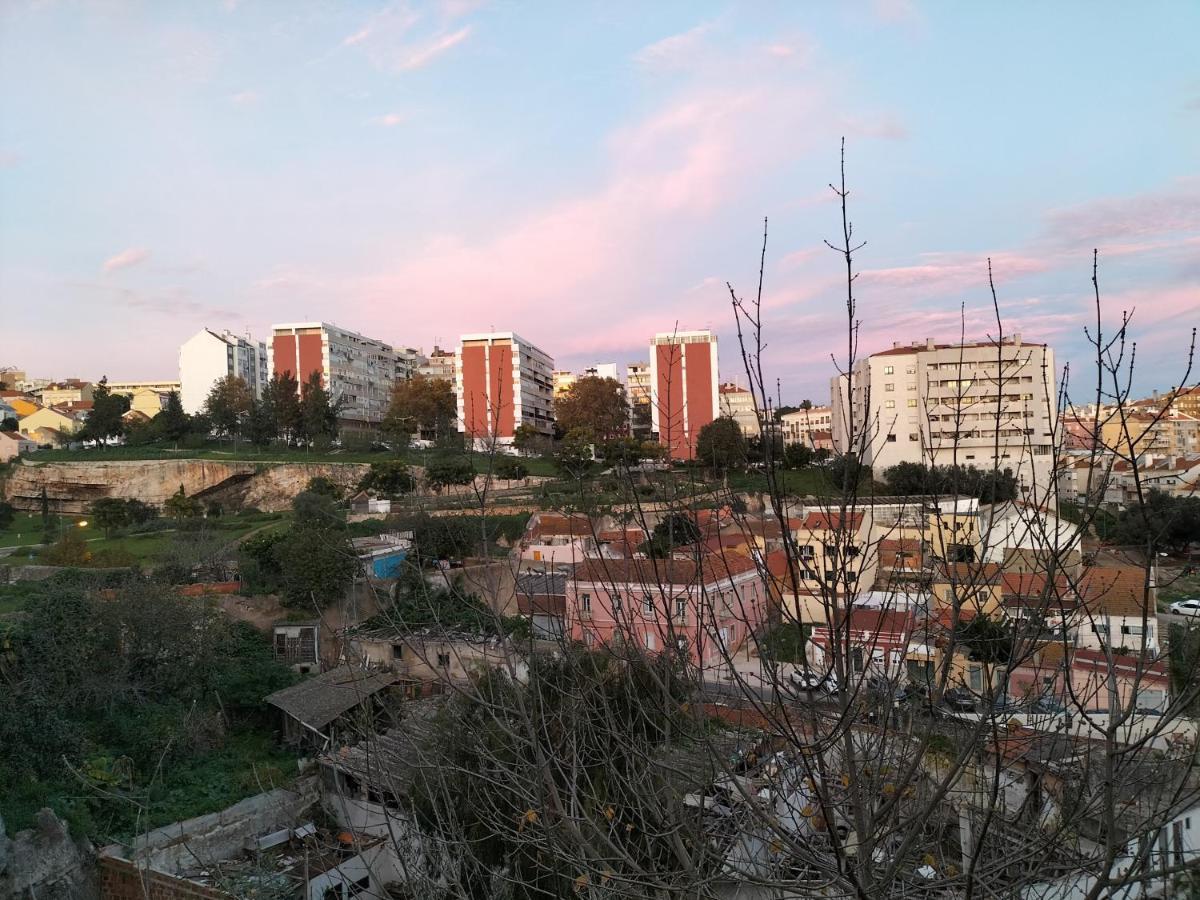 Retreat View Tagu River Lisboa