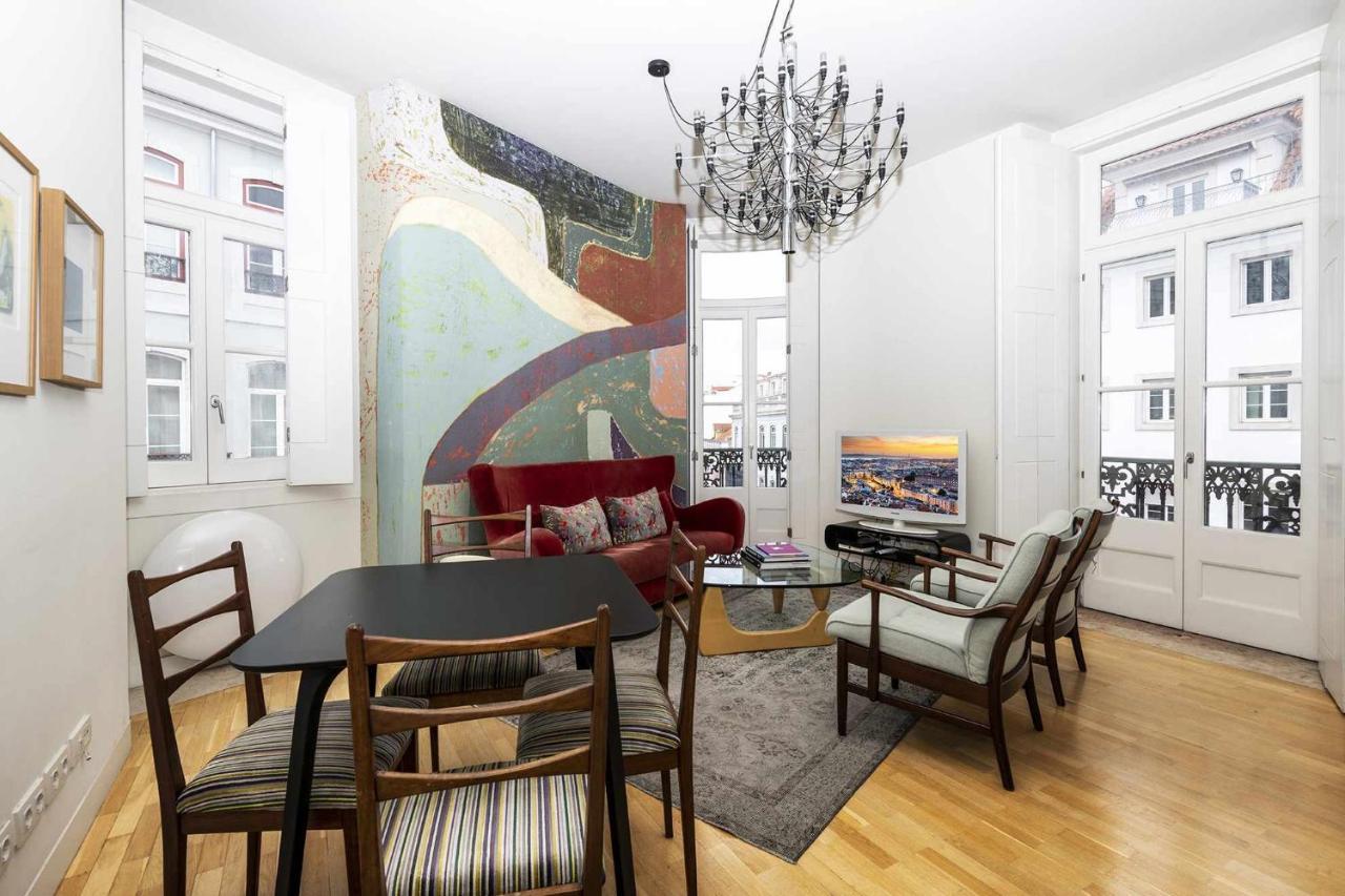 Italian Design In Principe Real Apartment *