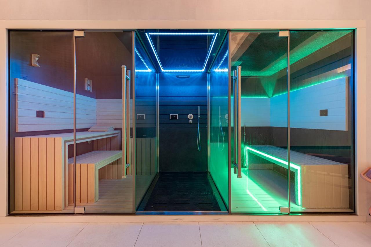 Luster Hotel 4*