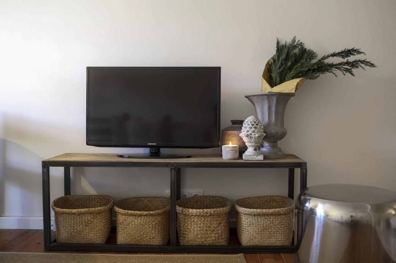 Apartamento Chic Urban Retreat At Downtown With Balcony & Views Lisboa