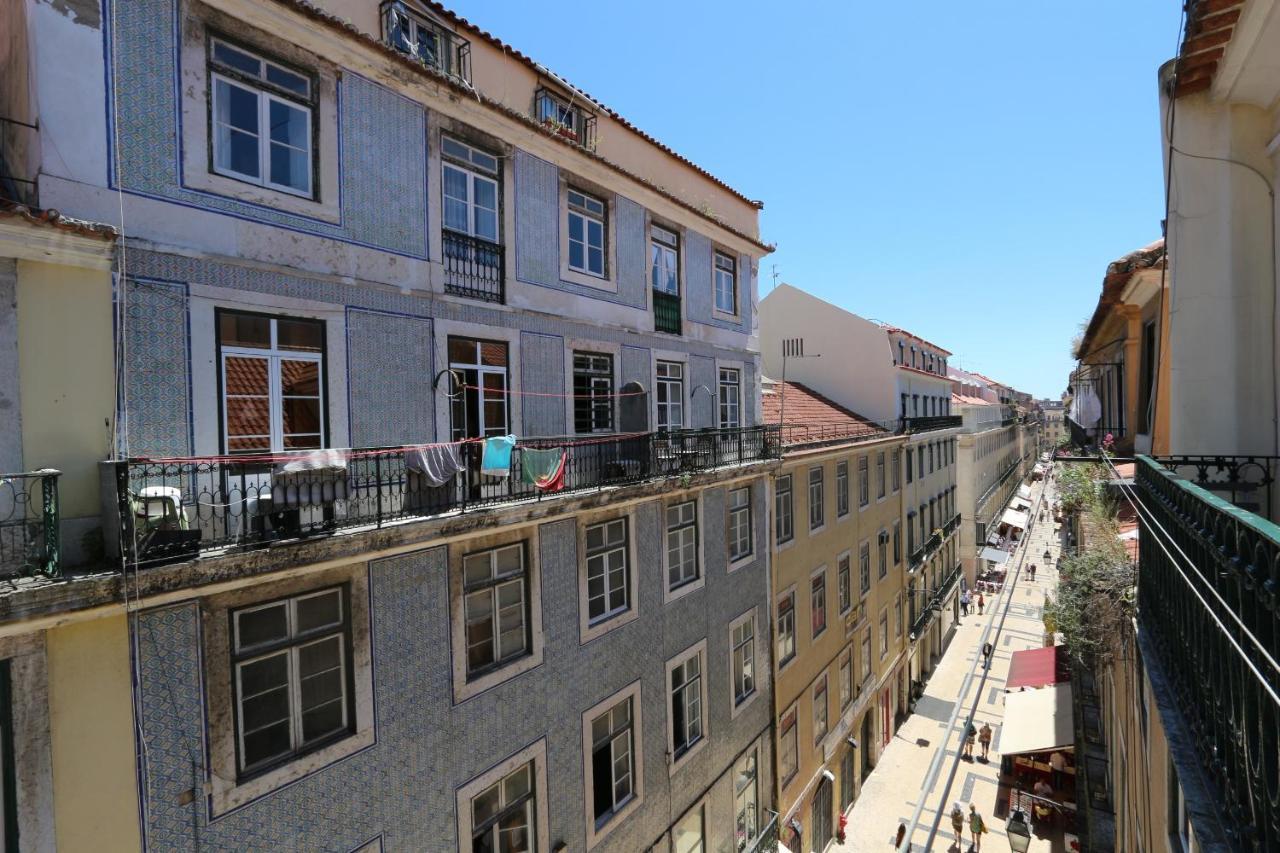 Apartamento Chic Urban Retreat At Downtown With Balcony & Views