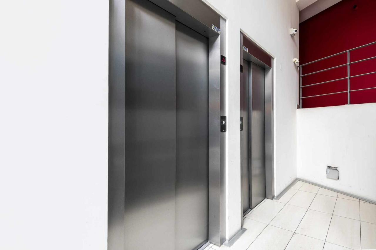 Italian Design In Principe Real Apartment