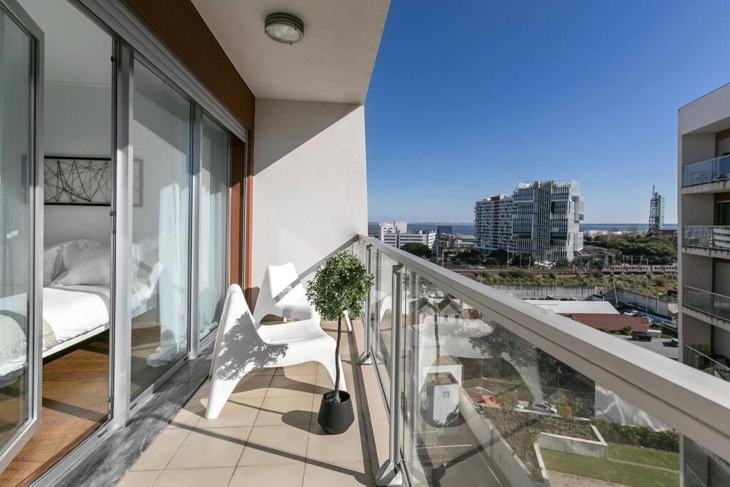 Metro & Pool Apartamento Lisboa