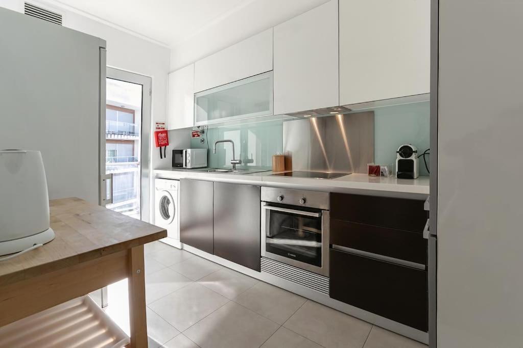 Metro & Pool Apartamento *