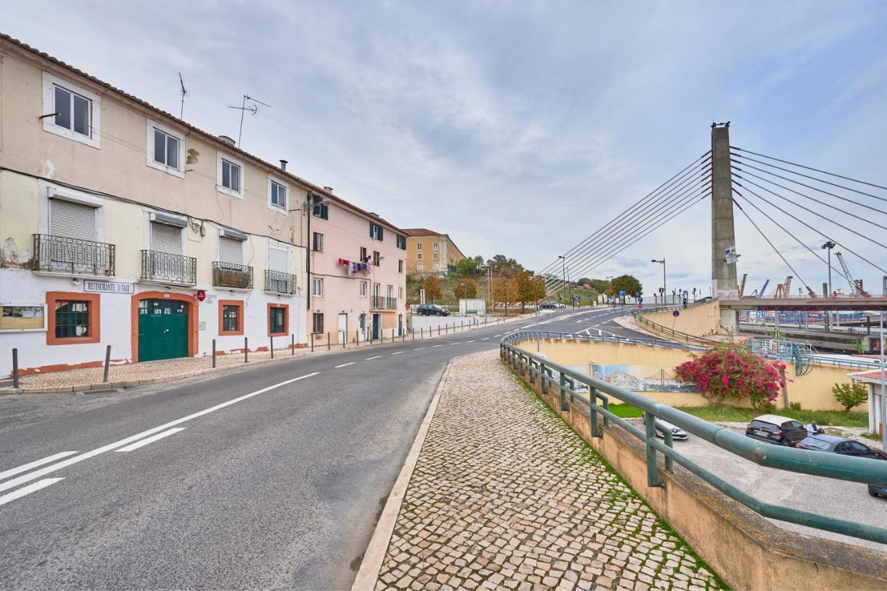 Cozy Flat In Santa Apolonia * Lisboa