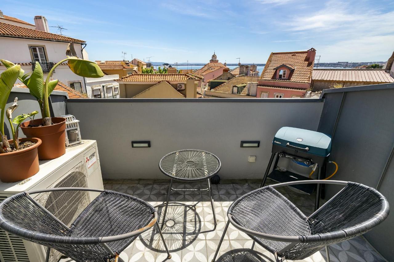 Apartamento Whome Alfama 2-bed Minimalist Retreat For Digital Nomads & Remote Workers Lisboa