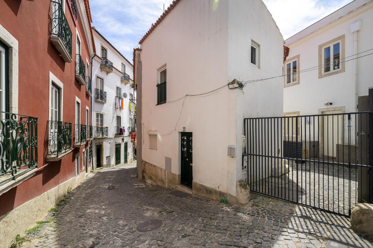 Apartamento Whome Alfama 2-bed Minimalist Retreat For Digital Nomads & Remote Workers Lisboa